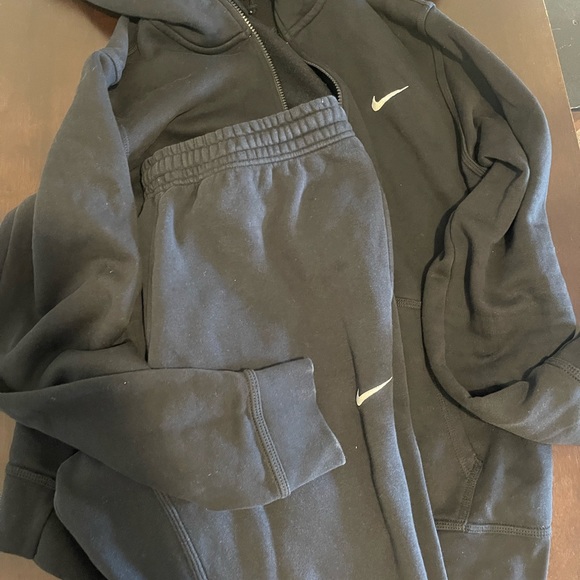 3 lightly worn Nike joggers - Picture 7 of 9